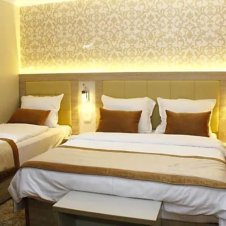 Elegance 4*