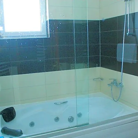 Elegance Hotel 4*