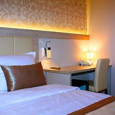 Elegance 4*