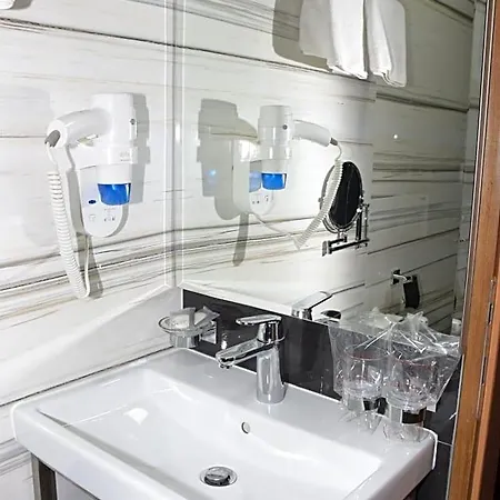 Elegance 4*